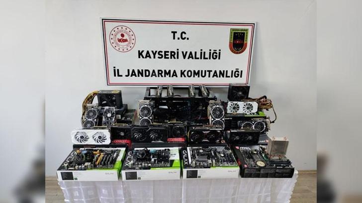 Gümrük kaçağı cihazlarla kripto para üreten 2 kişiye gözaltı