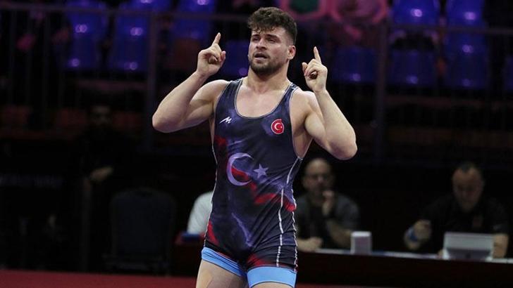 İğneyle maça çıkan Osman Göçen bronz madalya kazandı