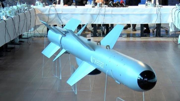 Türkiye'nin yeni seyir füzesi 'Çakır' tanıtıldı