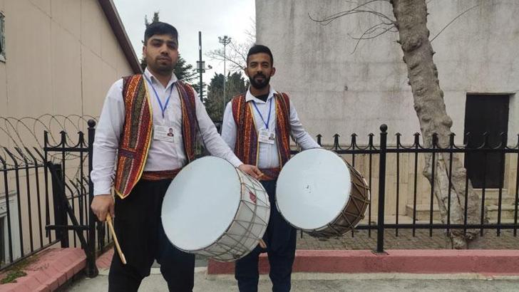 Sahte davulcuya karşı 'yaka kartı' uyarısı