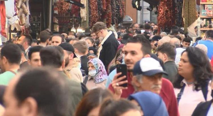 Eminönü'nde ramazan hareketliliği