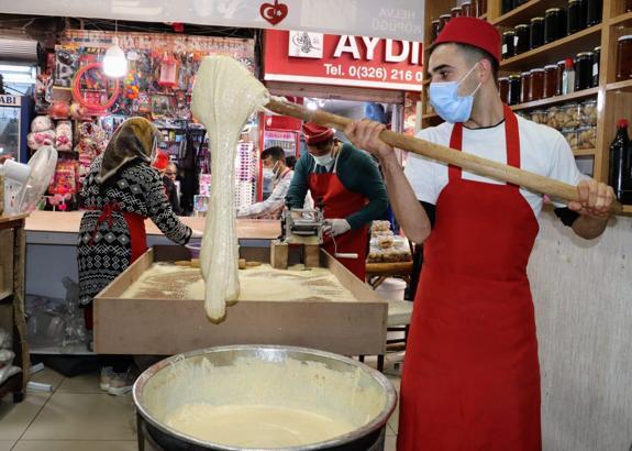 Hatay’ın Ramazan’a özel lezzeti ‘küncülü helva’