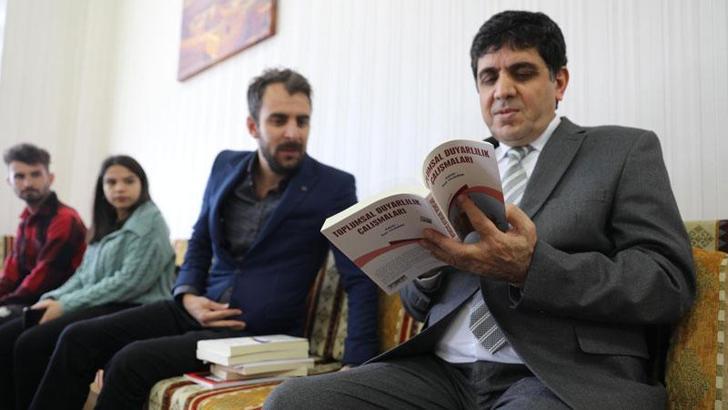 Üniversiteliler pandemide ortaya çıkan toplumsal sorunları kitaplaştırdı