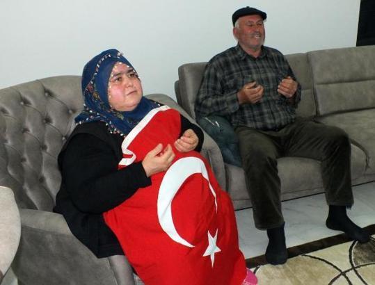 Milli Güreşçi Kayaalp'in annesi: Oğlum bugün SMA hastası Eslem için güreşti