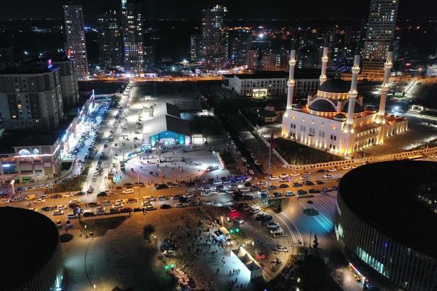 Başakşehir'de Ramazan etkinlikleri Kent Meydanı'nda düzenlendi