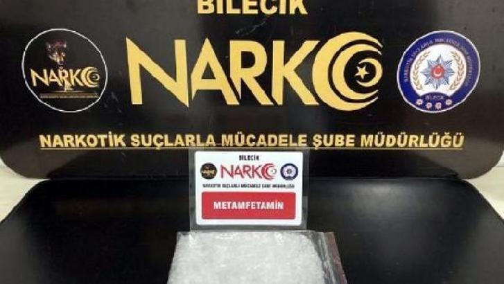 Bilecik'te 1 kilo metamfetamin ele geçirildi