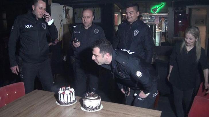 Kavga ihbarına gelen polislere pastalı kutlama
