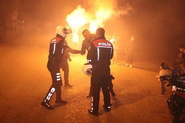 Kavga ihbarına giden polislere sürpriz kutlama