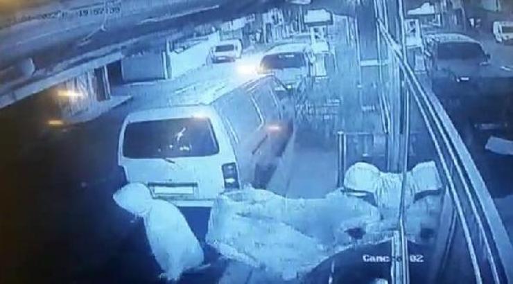 İçi para dolu çelik kasayı çalan şüpheliler kameradan belirlenip yakalandı