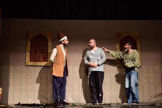 'Ziyafet Sofrası' tiyatro oyunu Yıldırım'da sergilendi