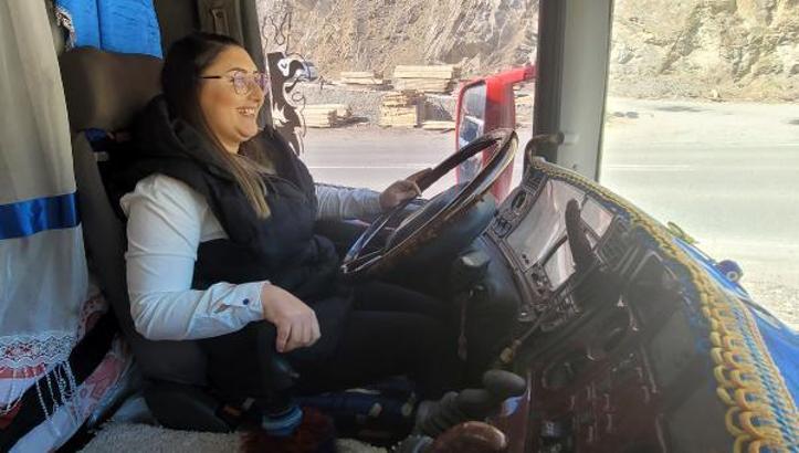 TIR şoförü Nihal yollarda