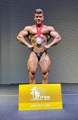 İzmirli vücut geliştirmeciden büyük başarı