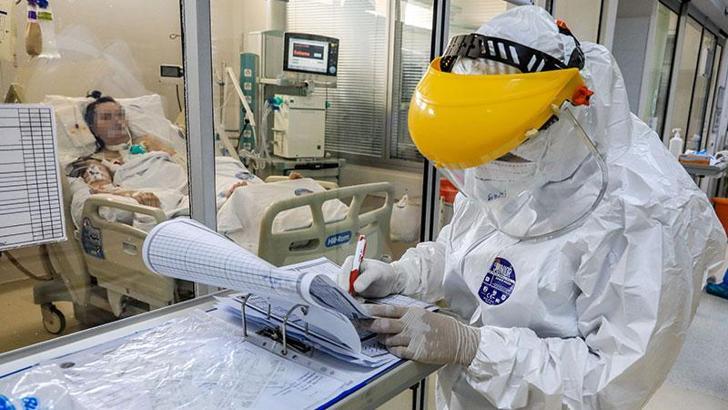 Koronavirüs salgınında günlük vaka sayısı 6 bin 635 oldu