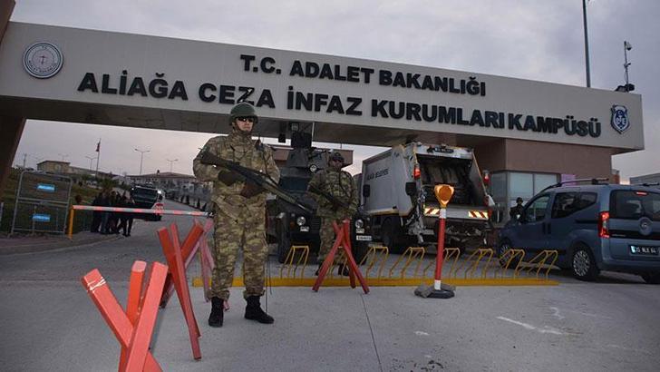 Yargıtay, İzmir'deki 'darbe girişimi' davasında 60 sanığa verilen cezaları onadı