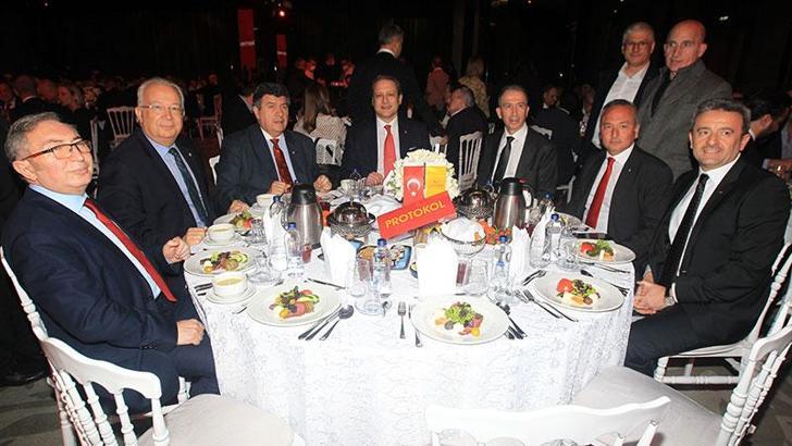 Galatasaray camiası, 1905 GSYİAD'ın iftar yemeğinde buluştu