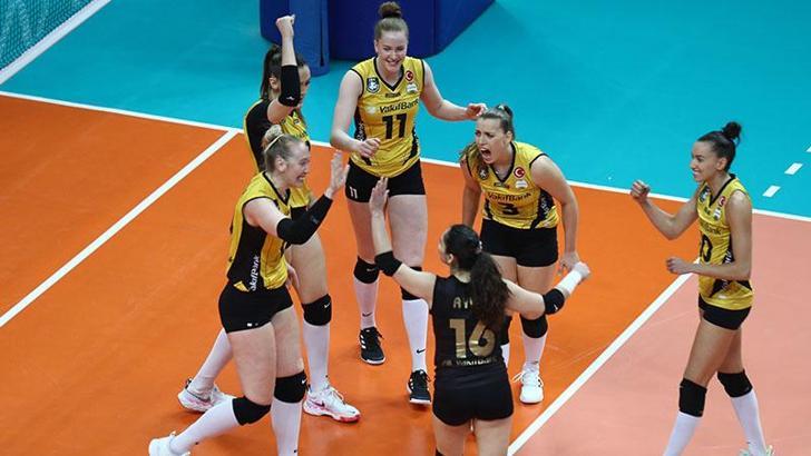 AXA Sigorta Kupa Voley’de ilk finalist VakıfBank oldu