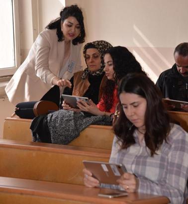 Fen bilgisi öğretmenleri Z kuşağı için bilgisayar oyunları öğreniyor