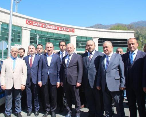 Bakan Muş: Sarp Sınır Kapısı yoğunluğu için gümrük idaresi tedbirler alıyor