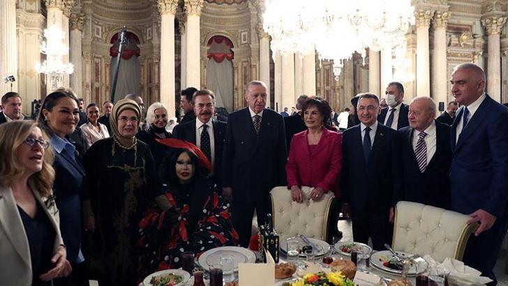 Cumhurbaşkanı Erdoğan, sanatçılarla iftar programında buluştu