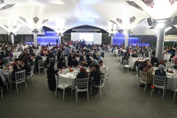 Bağcılar Belediye Başkanı Özdemir, yetim ve öksüz çocuklarla iftar açtı