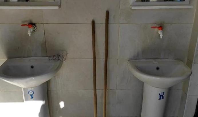 Caminin muslukları çalındı; hırsızlara karşı plastik musluklu önlem alındı