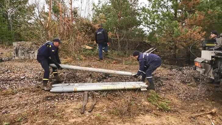 Çernihiv’de infilak etmeyen patlayıcılar toplanıyor