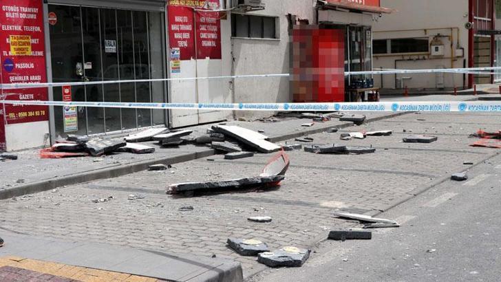 Kayseri'de rüzgarda çatılar uçtu