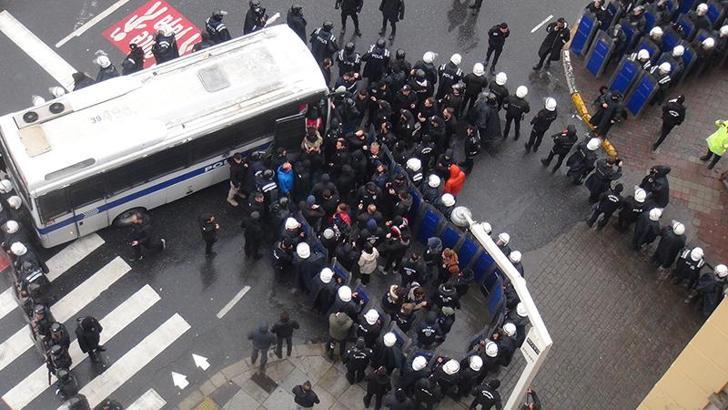 Taksim'de açıklama yapmak isteyen 26 kişi gözaltına alındı