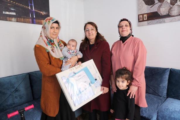 Kağıthane’de yeni doğan bebeklere ‘hoş geldin’ hediyesi