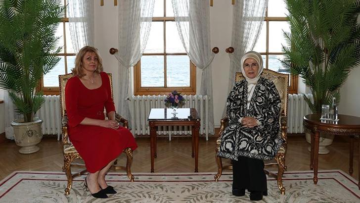 Emine Erdoğan, Bulgaristan Cumhurbaşkanı Rumen Radev'in eşi ile bir araya geldi