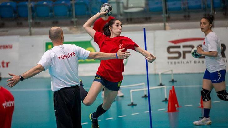 A Milli Kadın Hentbol Takımı'nın konuğu Sırbistan