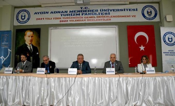 Kuşadası'nda 2021 yılı turizm değerlendirme toplantısı yapıldı