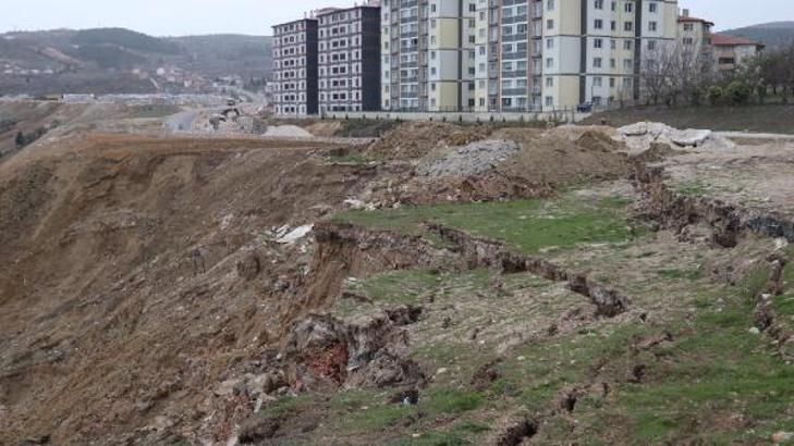 Bilecik’te toprak kayması endişe yarattı