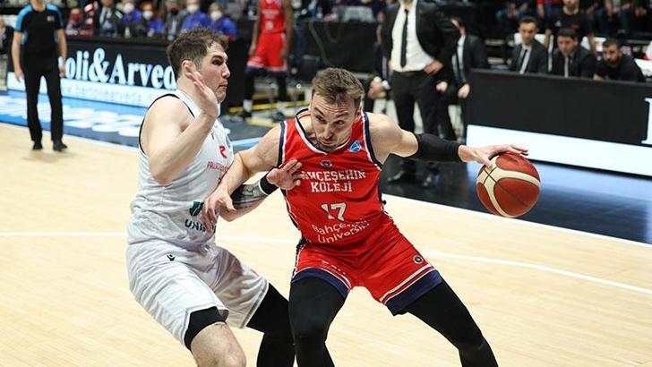 Bahçeşehir Koleji, kupa için avantajı eline geçirdi