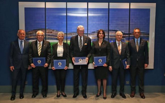 Fenerbahçe YDK Başkanı Uğur Dündar ve kurul üyeleri mazbatalarını aldı