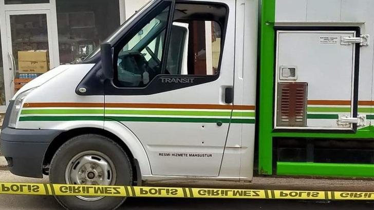 Ablasının defin yerine karşı çıktı, cenaze nakil aracını kurşunladı