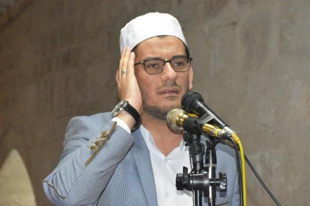 Arabistan'da ezan okuma birincisi, tarihi Ulu Camii'nde cuma selası verdi