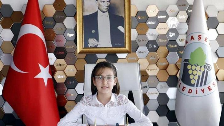 Otomobilin çarptığı Duru, başkan koltuğundan trafik kurallarını hatırlattı