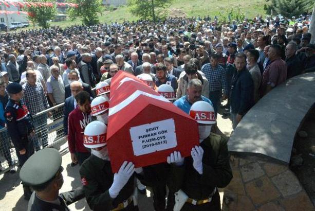 Şehit Uzman Çavuş Furkan Gök toprağa verildi