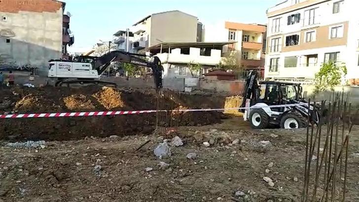 Bandırma'da inşaat kazısında toprağa gömülü halde el bombaları bulundu