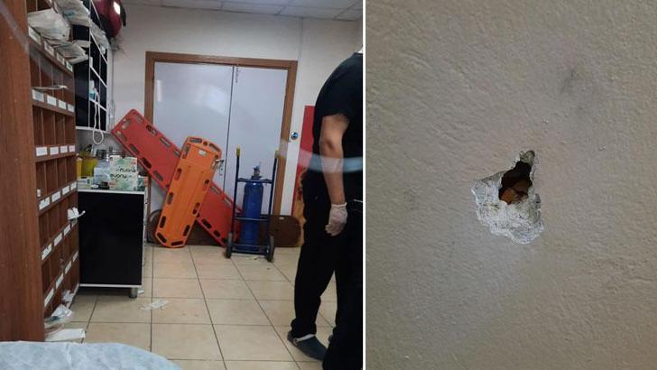 Ölen hastanın yakınları sağlık çalışanlarına saldırdı; polisin belinden alınmaya çalışılan tabanca ateş aldı