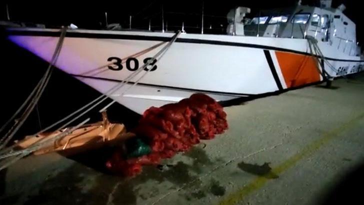 Edirne’de radarla tespit edilen teknede 1 ton kaçak midye ele geçirildi