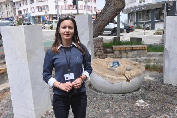 Ahmet Taner Kışlalı anısına yapılan 'Fikir Sağlığı Heykeli'ne saldırı