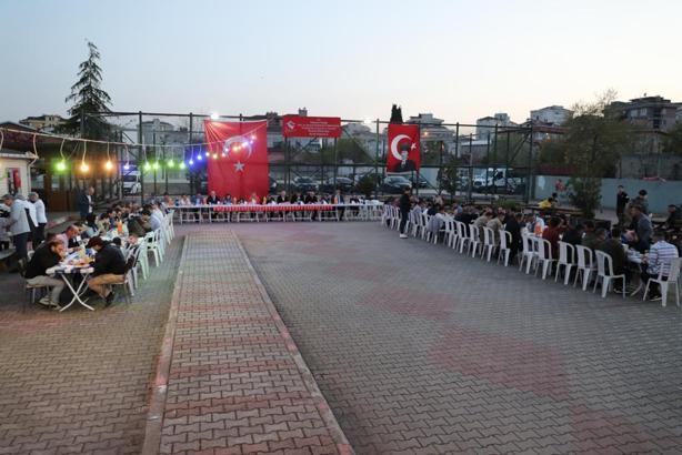 Kartal’da çocuklar iftarda bir araya geldi