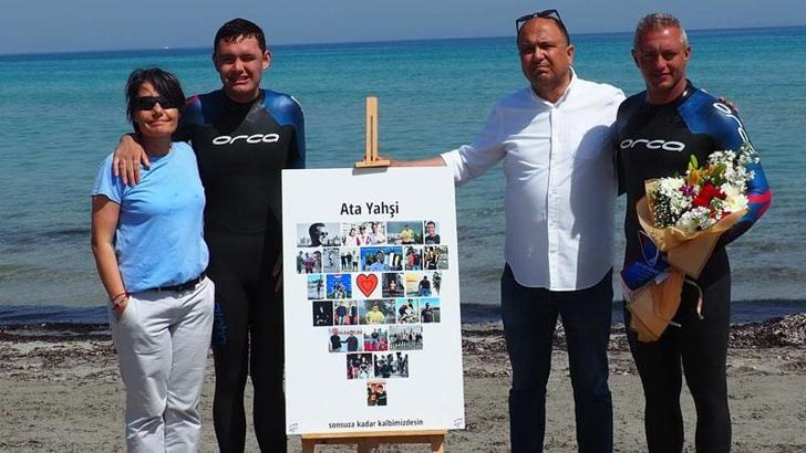 Otizmli sporcu Tuna, Yunanistan'dan Türkiye'ye yüzerek ilki başardı