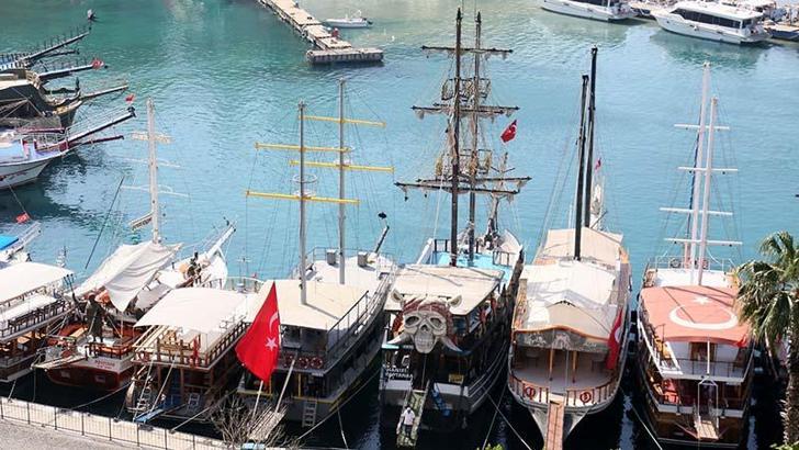 Antalya Deniz Ticaret Odası yöneticisine, denizi kirletmekten 49 bin TL ceza