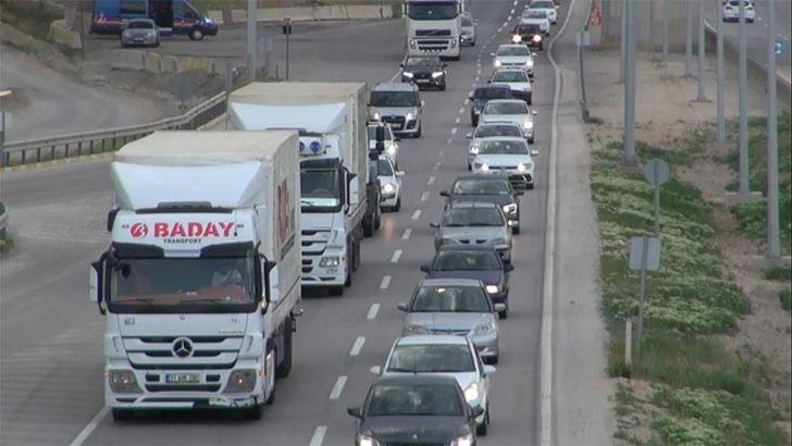 Bayram tatilinde 210 bin polis ve jandarma yollarda görev yapacak