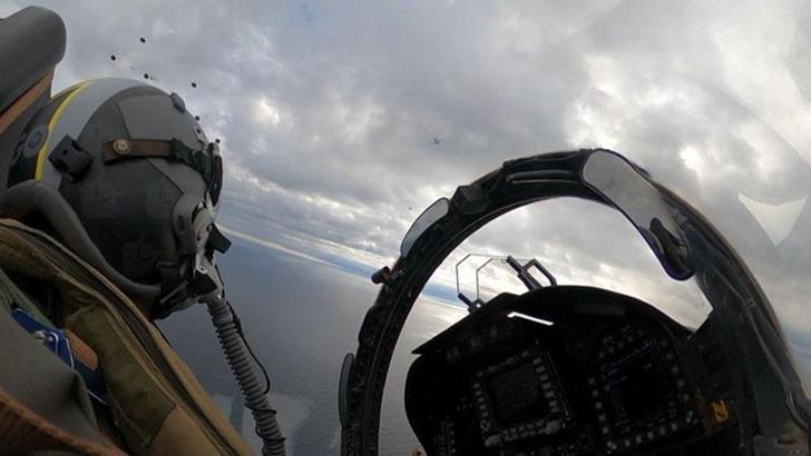 Baltık ve Karadeniz’deki NATO jetleri, Rus uçaklarının önünü kesiyor