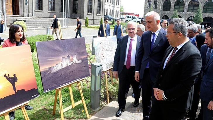Bakan Ersoy, Zerzevan Kalesi'nde çıkarılan eserlerin açılışına katıldı
