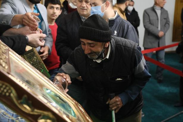 Kağıthane’de kutsal emanetler, engelli vatandaşlarla buluşturuldu